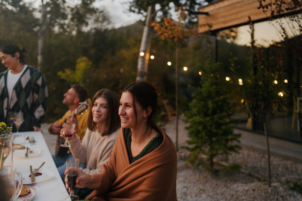 How to Barbeque with Grill Success: Tips for Year-Round Outdoor Entertaining