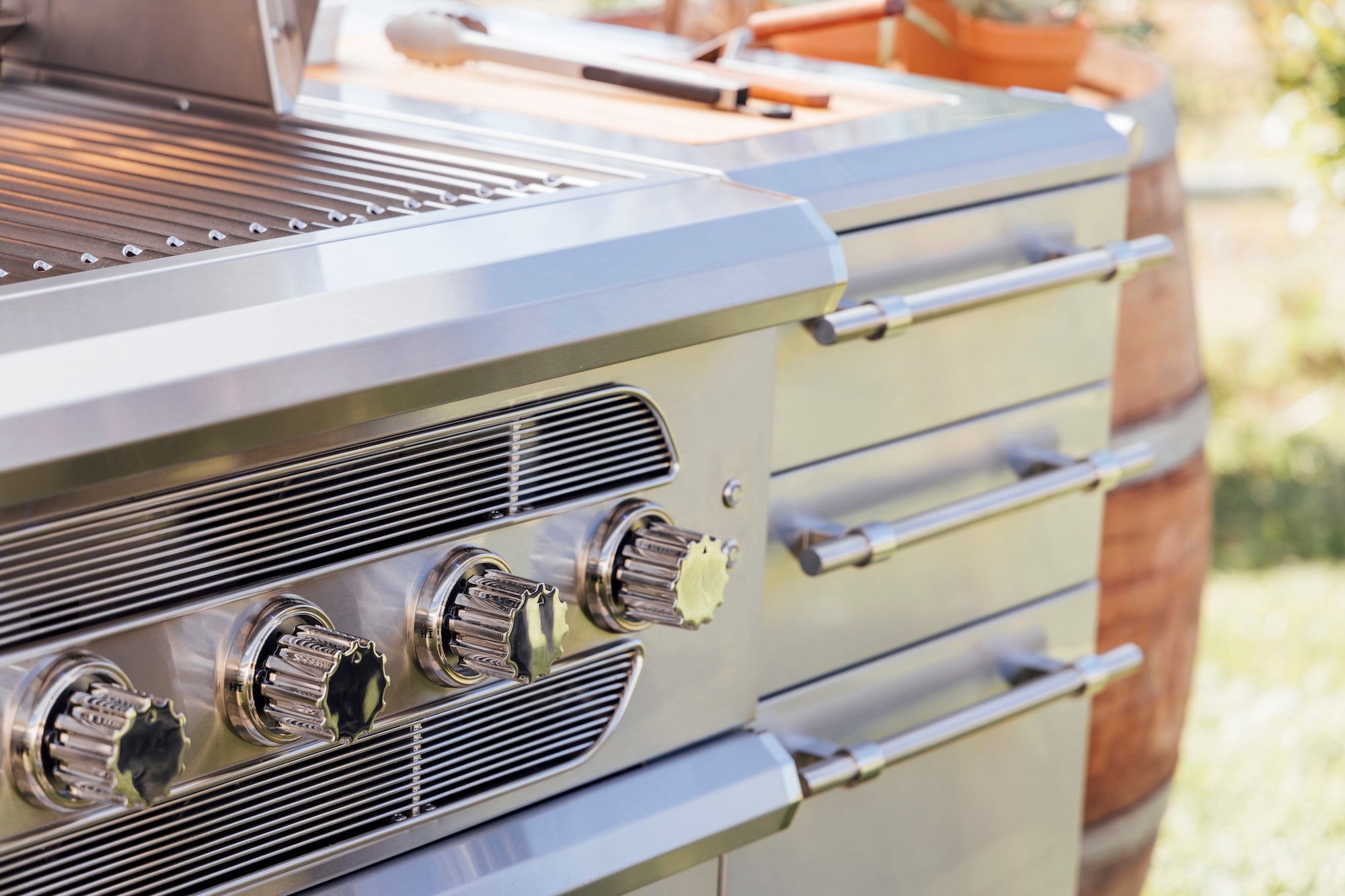 Transforming Your Outdoor Space: Cleaning a Stainless Steel Grill